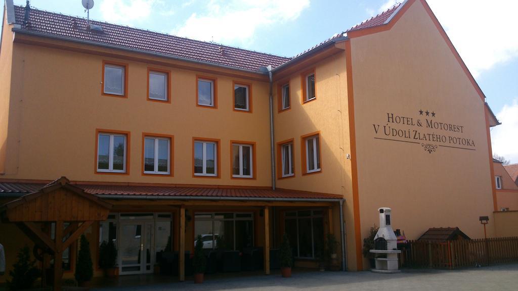 Hotel & Motorest V Udoli Zlateho Potoka Blsany 外观 照片